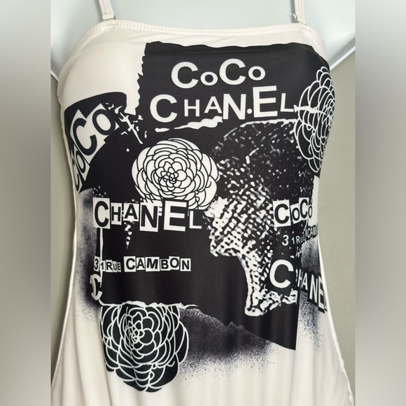 CHANEL Monochrome Graphic One Piece Swimsuit (887) - Picture 3 of 17
